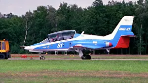 Farnborough: Mikoyan MiG-AT 81 White