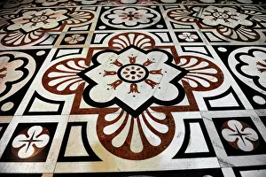 Decorate: Milan Cathedral, detail of marble from Candoglia