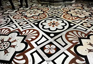 Decorate: Milan Cathedral, detail of marble from Candoglia