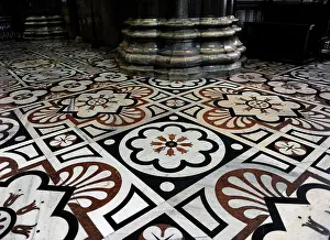 Decorate: Milan Cathedral, detail of marble from Candoglia