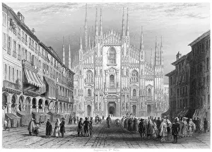 Forecourt: MILAN CATHEDRAL/STREET