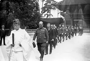 Kimono: Military and deputies at a shrine, 1936