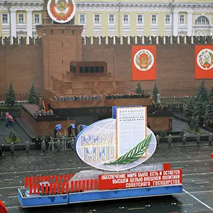 65th: Military parade of 64th anniversary of Great October