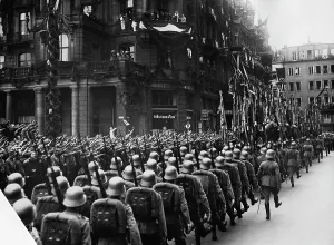 Knapsack: Military parade in Cologne, 1936