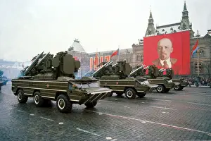 Missiles: Military parade to mark 60th anniversary of October