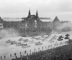 40th: Military parade in Red Square, 1985