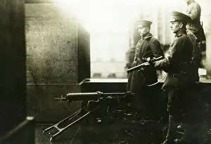 Protects: The military protects the Reichstag during