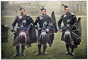 Bagpipers: MILITARY/SCOTS GUARDS