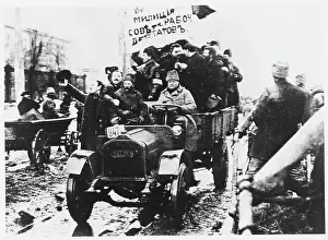 Enthusiastically: MILITIA PARADE AT KIEV