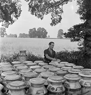Milkmen: Milk churns