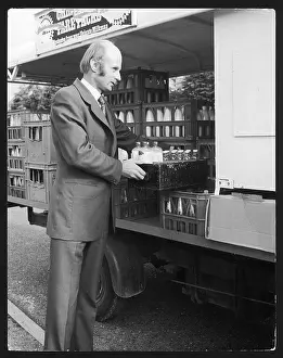 Receding: MILK INSPECTOR