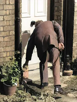 Milkmen: MILKMAN COLLECTS EMPTY
