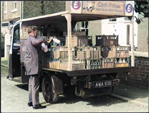 Milkmen: MILKMAN AND HIS FLOAT