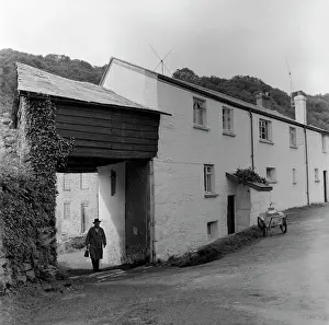 The Norman Synge Waller Budd Collection: Milkman on his rounds, Devon