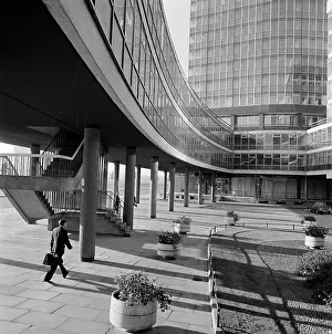 Elevating: Millbank Tower, London