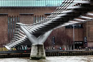Bankside: Millenium Bridge, London, United Kingdom