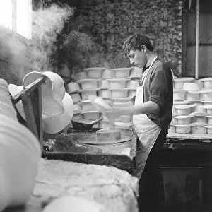 Milliners: Millinery, hat manufacturing, Luton