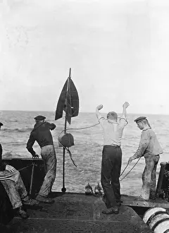 Marker: A minesweeper of the Reichsmarine in action, 1920