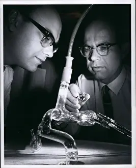 Sensitivity: Mini-Q spectrometer demonstrated by its inventors