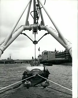 Offshore: Mini-submarine demonstrated in Pool of London