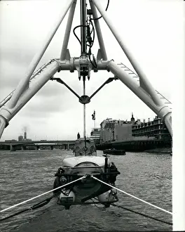 Offshore: Mini-submarine demonstrated in Pool of London