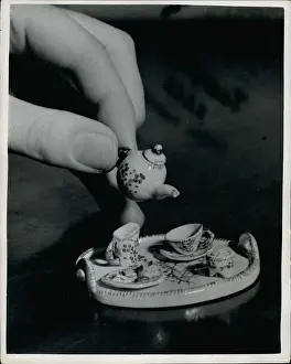 Vida: Miniature tea set made by Vida Brock, London
