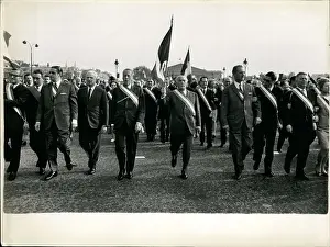 Frey: Ministers in pro-Gaullist demonstration, Paris