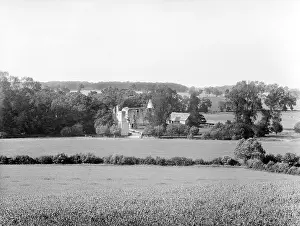 Windrush: Minster Lovell Hall