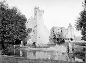Disrepair: Minster Lovell Hall