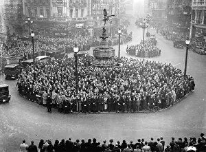 Picadilly: Minute of silence