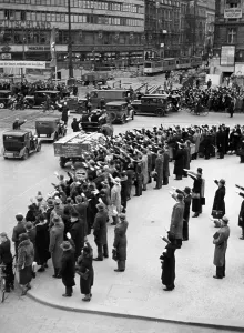 Rhineland: Minute of silence at Potsdamer Platz in Berlin, 1936