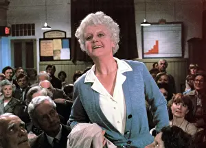 Agatha: THE MIRROR CRACK'D