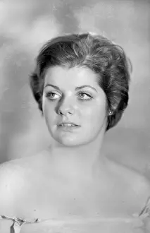 Crosse: Miss Crosse