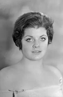 Crosse: Miss Crosse
