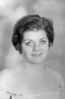 Crosse: Miss Crosse