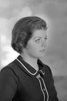 Crosse: Miss Crosse