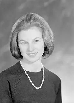 Gillian: Miss Gillian Hughes Thomas