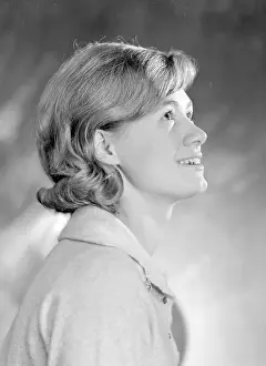 Gillian: Miss Gillian Topham