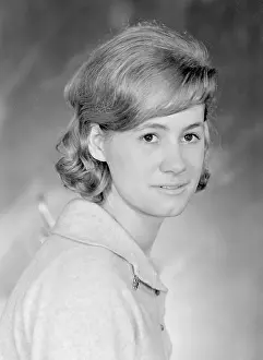 Gillian: Miss Gillian Topham