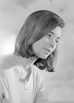 Gillian: Miss Gillian Turnham