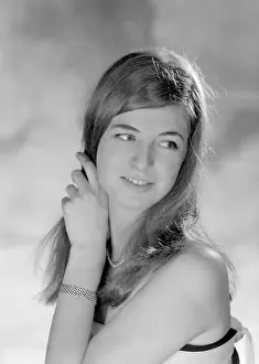 Gillian: Miss Gillian Wade