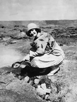 Fissure: Miss Peggy Blake frying an egg over