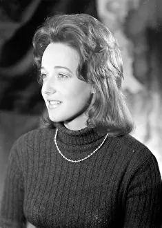 Horne: Miss V Milne Horne
