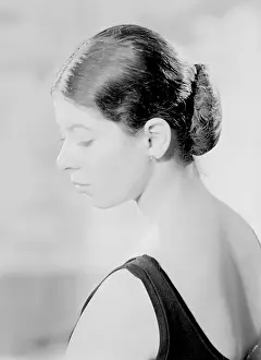 Worsdell: Miss V Worsdell