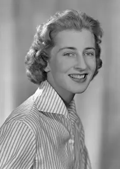 Veldes: Miss Veldes Julia Charrington