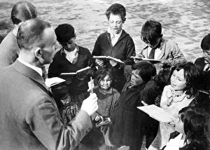 Sings: Missionary in a Roma camp in Berlin, 1932