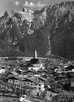 Rises: Mittenwald with Northern Karwendel Range, 1938