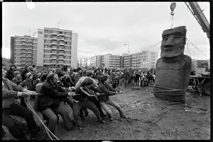 Fewer: Moai statue in Strakonice, experiment, transfer