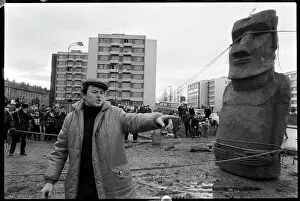 Fewer: Moai statue in Strakonice, experiment, transfer