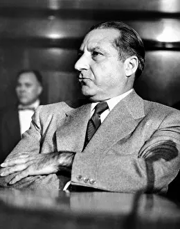 Contempt: Mob boss, Frank Costello, refusing to testify ?
